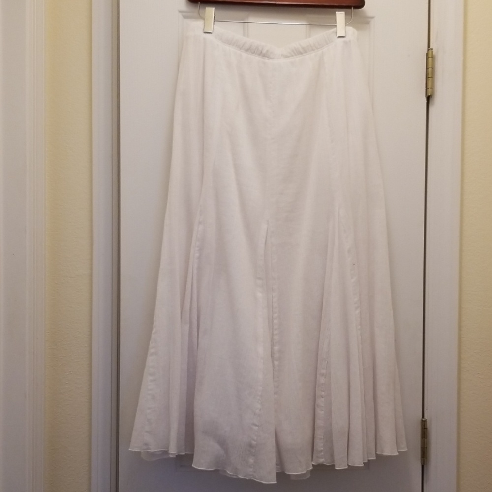 White maxi skirt
